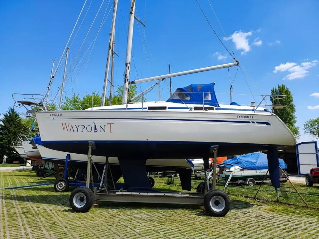 Hajó és gépjármű dekorásió. Spirit Nyomda Campona, Budapest.