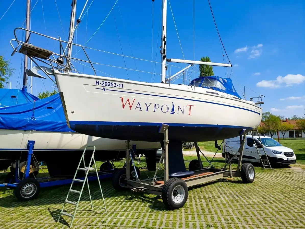 Hajó és gépjármű dekorásió. Spirit Nyomda Campona, Budapest.